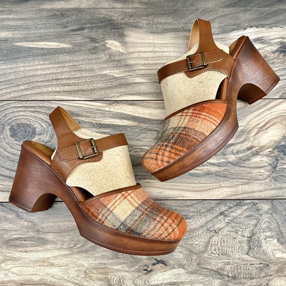 NIB BOC Born Natasha II 9M Closed Toe Ankle Strap Mary Jane Clogs Orange Plaid - Picture 2 of 11